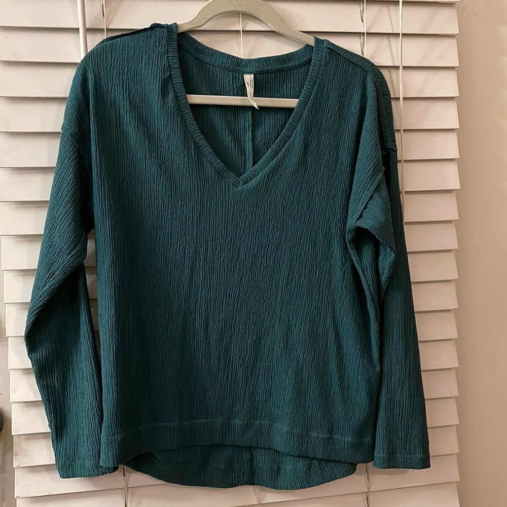 EUC Anthropologie Long Sleeve Textured top - size small